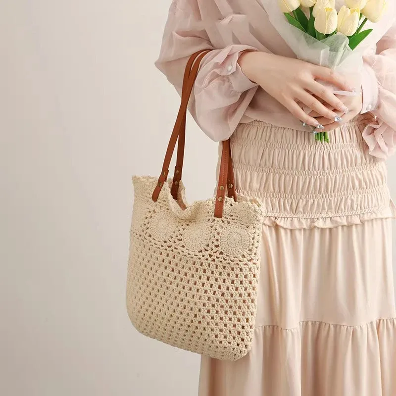Sac fourre-tout en coton au crochet pour femme, sac à bandoulière ajouré tricoté, sac à main tissé décontracté d'été pour la plage avec poignée en cuir PU