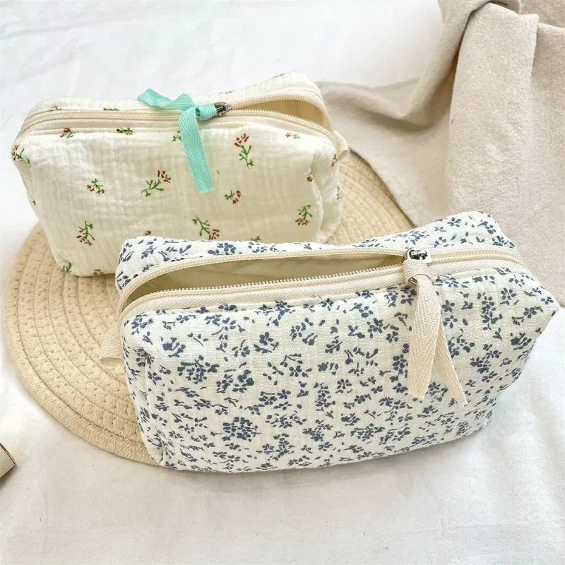 sac à cosmétiques à fleurs bleues de grande capacité, trousse de maquillage pour femmes, organisateur de voyage, trousse de toilette essentielle, pochette de maquillage, trousse à crayons pour filles