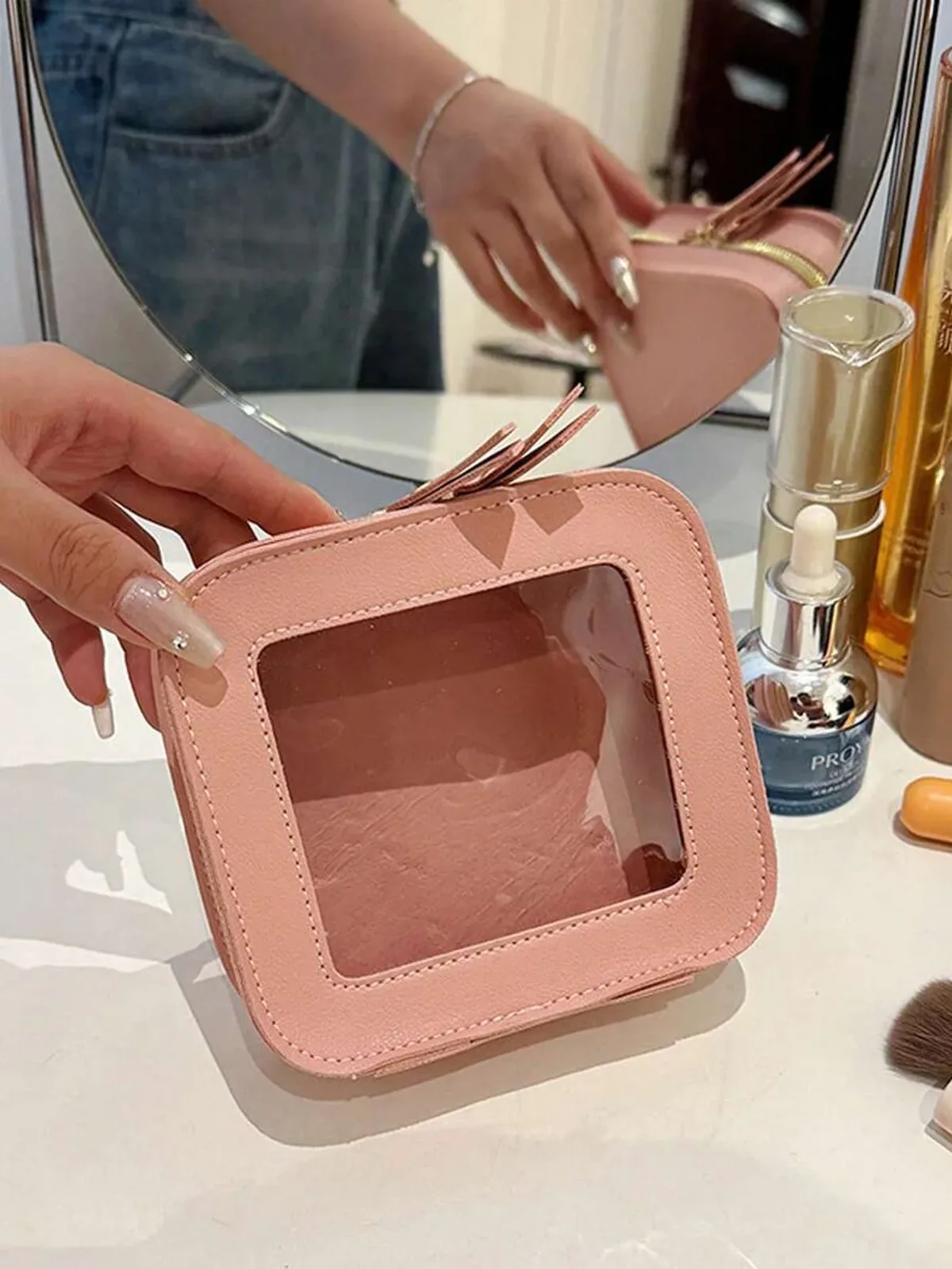 mini trousse de maquillage transparente en similicuir vegan saffiano avec fenêtre visible, petite et mignonne, pour ranger rouges à lèvres et cosmétiques, idéale pour sac à main ou pochette.