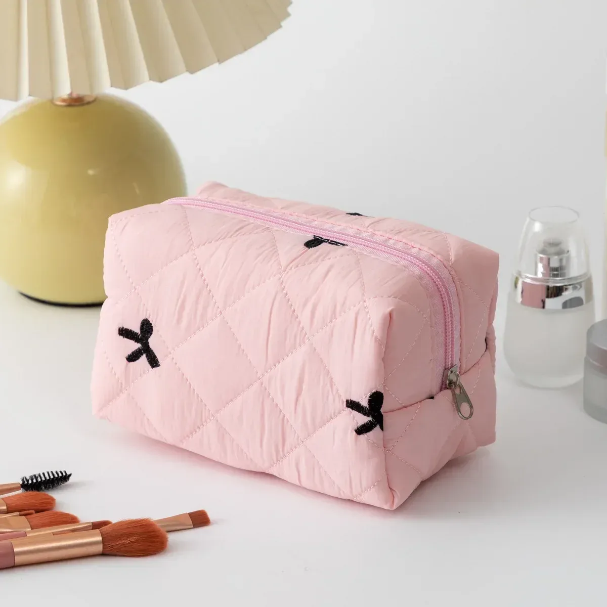 trousse de maquillage brodée avec nœud pour femmes, sac de rangement de voyage de grande capacité pour cosmétiques et articles de toilette