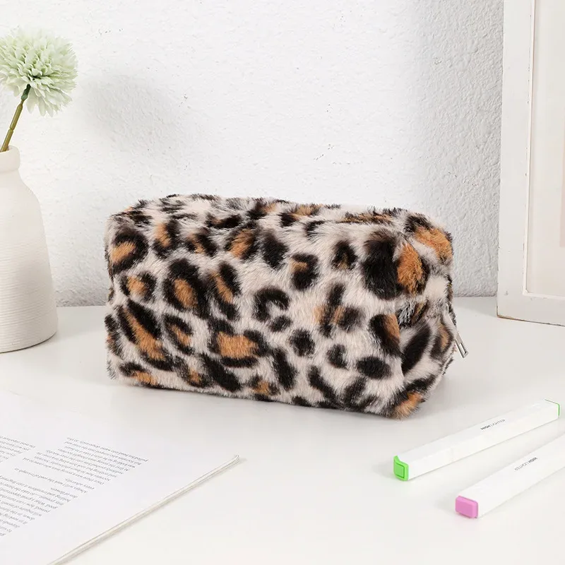 sac de rangement en peluche douce léopard pour femme, trousse de toilette, sac à main de maquillage, trousse à crayons, trousse de voyage, rouge à lèvres, brosse, cosmétiques, évaluateurs