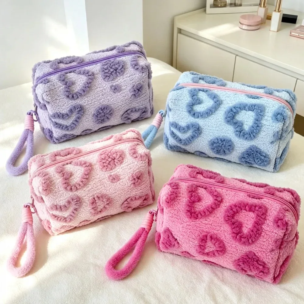 Pochette de maquillage Kawaii moelleuse avec dragonne, motif cœur, trousse de toilette de voyage, sac de rangement pour cosmétiques et beauté