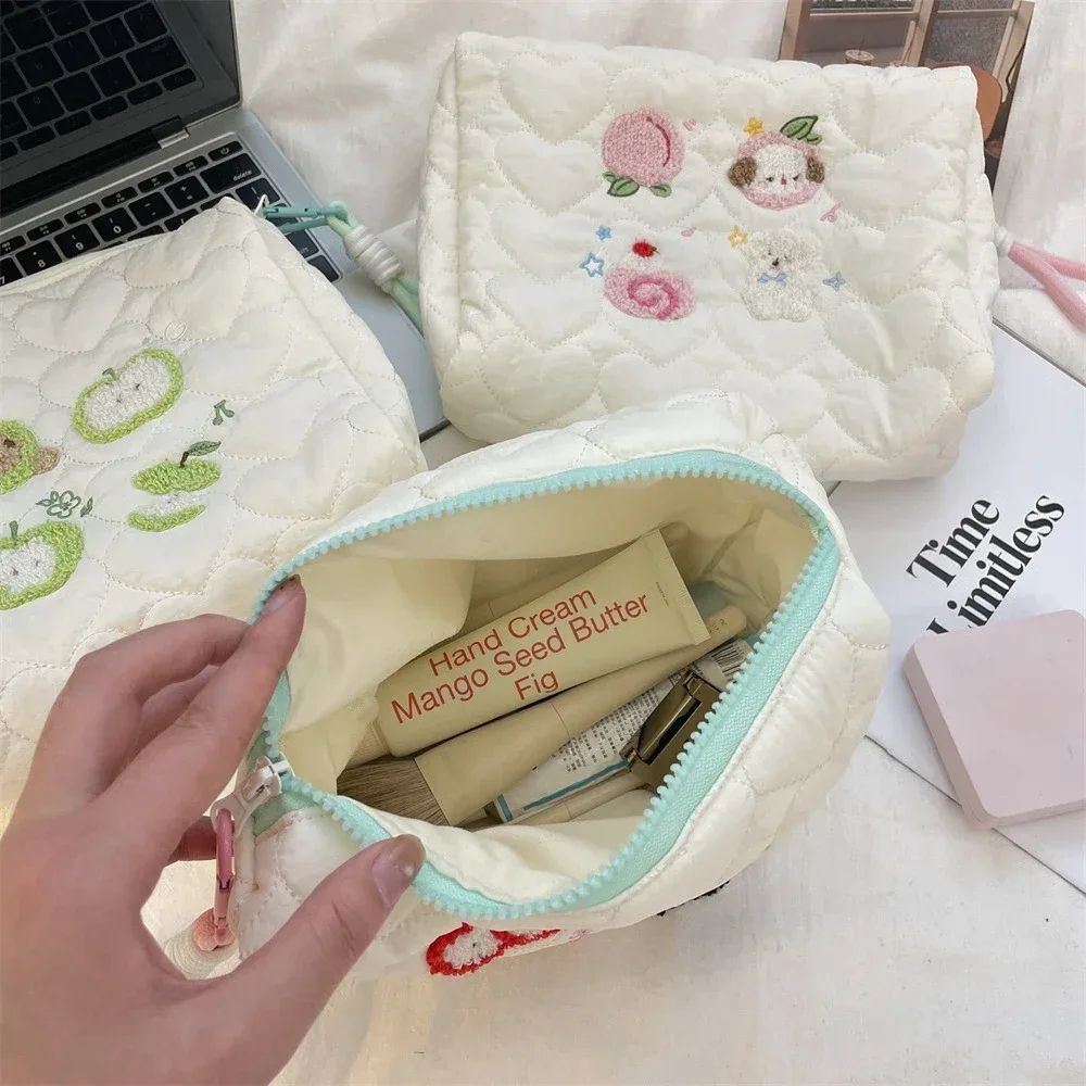 sac à cosmétiques matelassé brodé pour femme, sacs à main de rangement portables pour dame, trousse de maquillage mignonne, pochette avec poignée