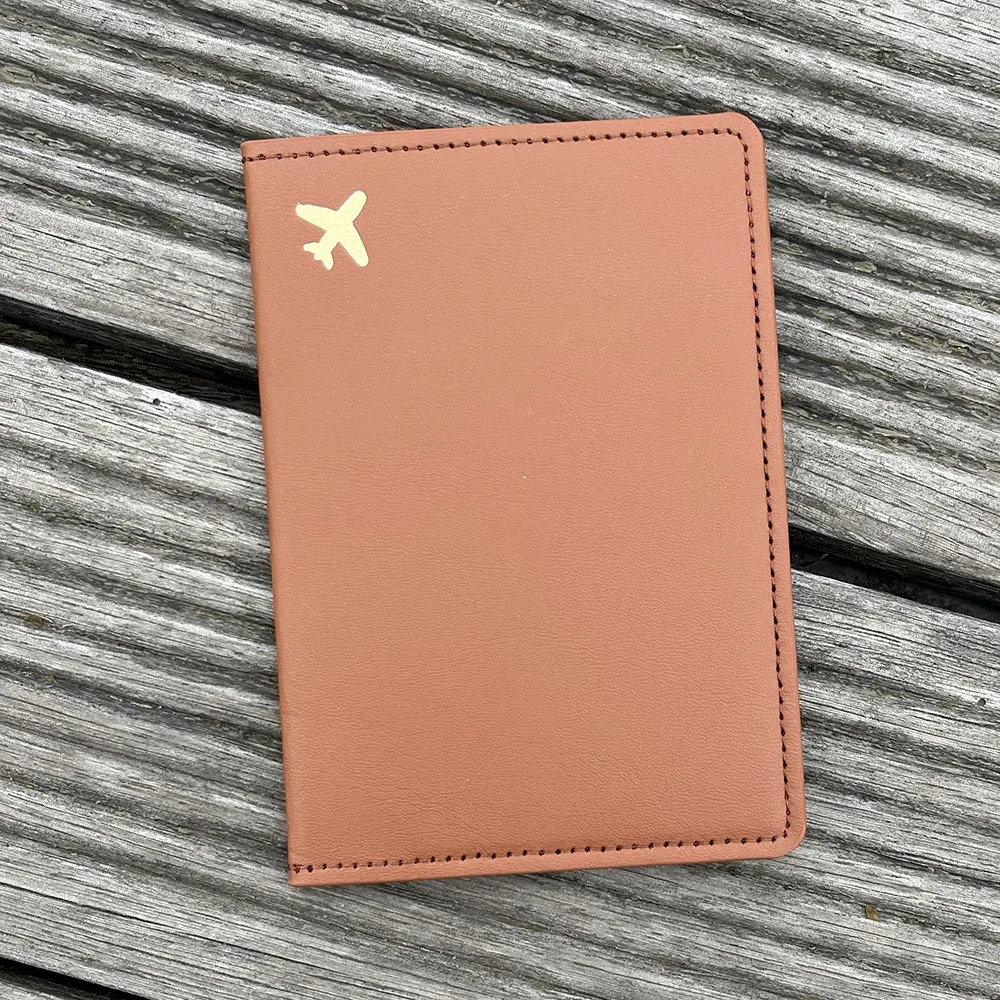 couverture de passeport monogramme personnalisée, porte-documents de voyage, cadeau de mariage, meilleur homme de demoiselle d'honneur, livraison directe