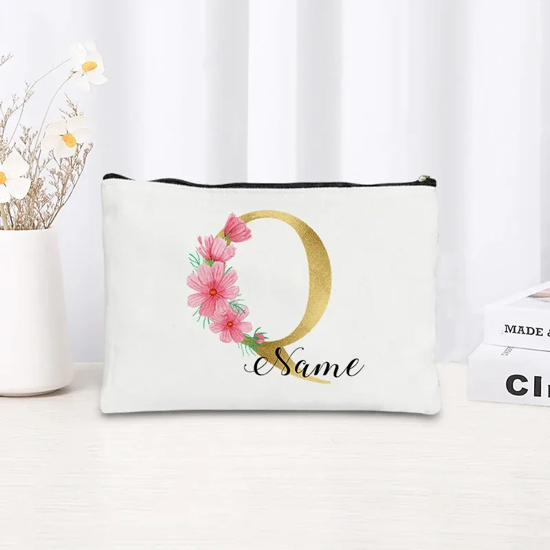 grande pochette zippée à motif floral rose et initiales dorées, organisateur d'essentiels de voyage en toile, trousse de maquillage pour enterrement de vie de jeune fille avec sac personnalisé avec nom.