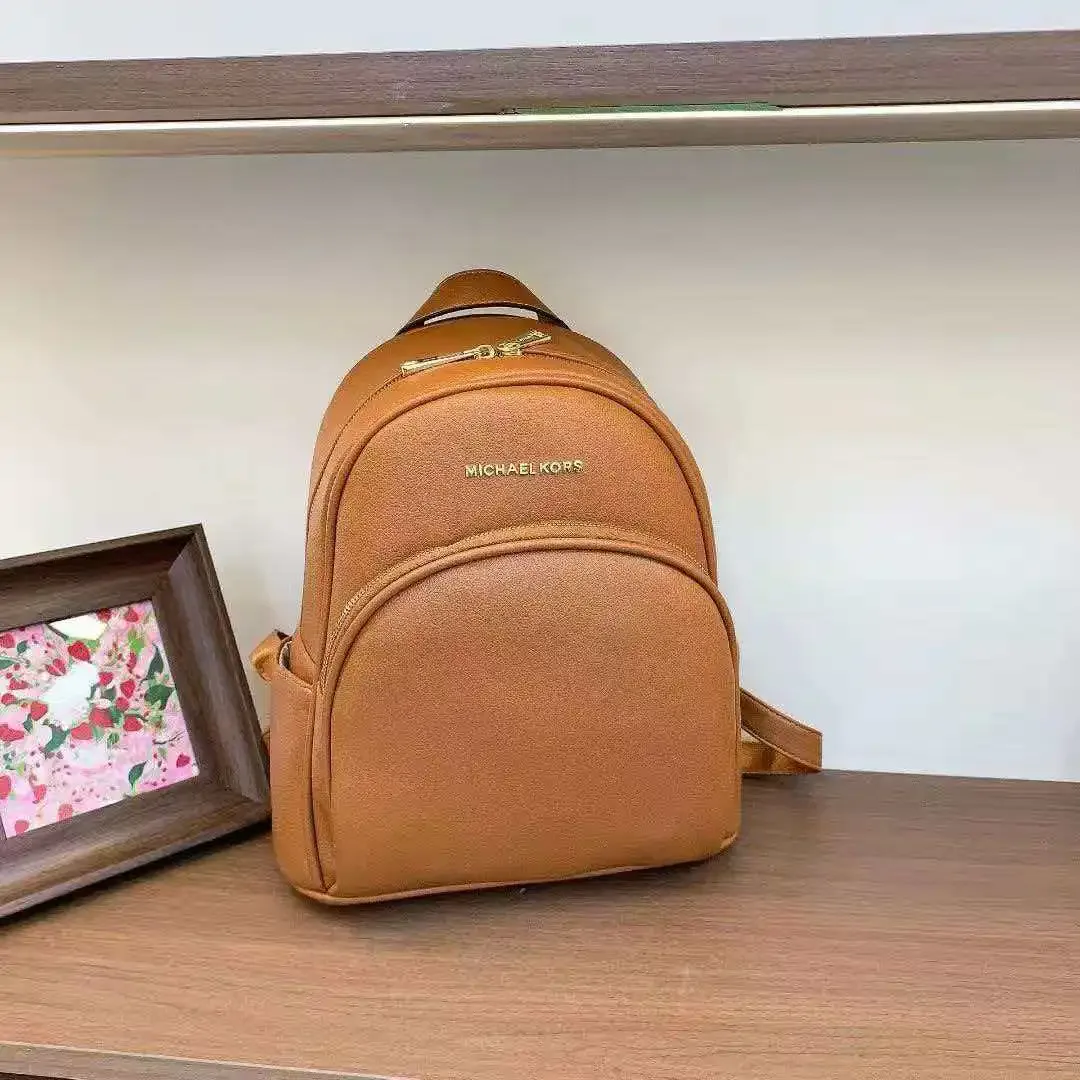 sac à dos mini polyvalent michael kors erin classic en cuir souple pour tous les jours