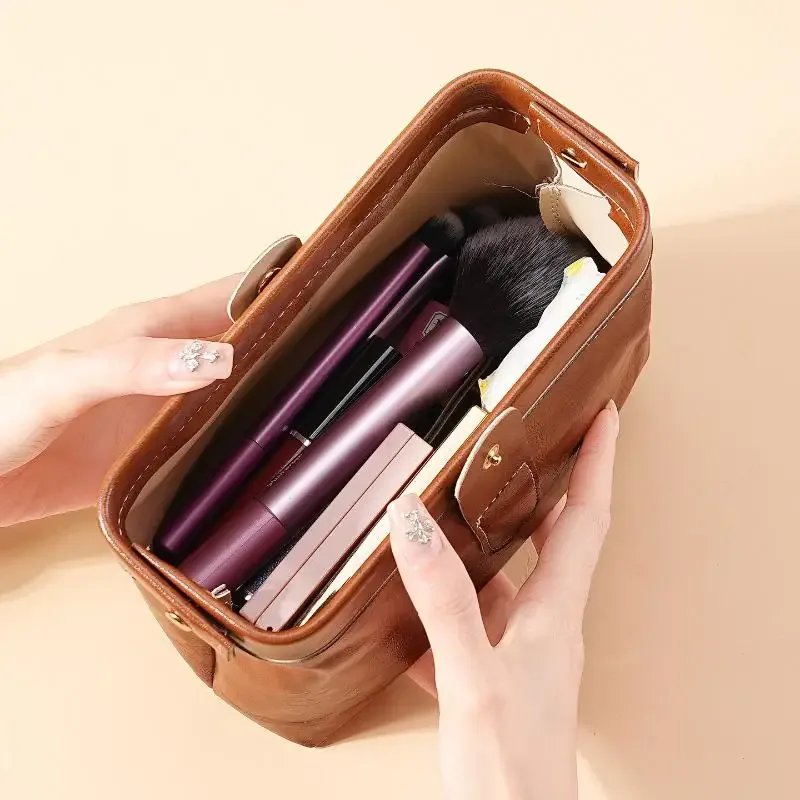porte-monnaie à boutons de couleur unie pour filles, sac à cosmétiques en cuir pu vintage à la mode pour femmes, trousse de maquillage de grande capacité, étanche, 1 pièce