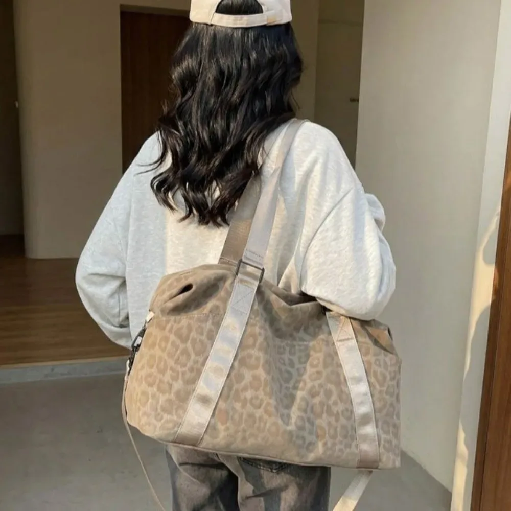 sac de voyage à imprimé léopard, sac de voyage imperméable avec sangle réglable, grande capacité, sac à main léger et multifonctionnel