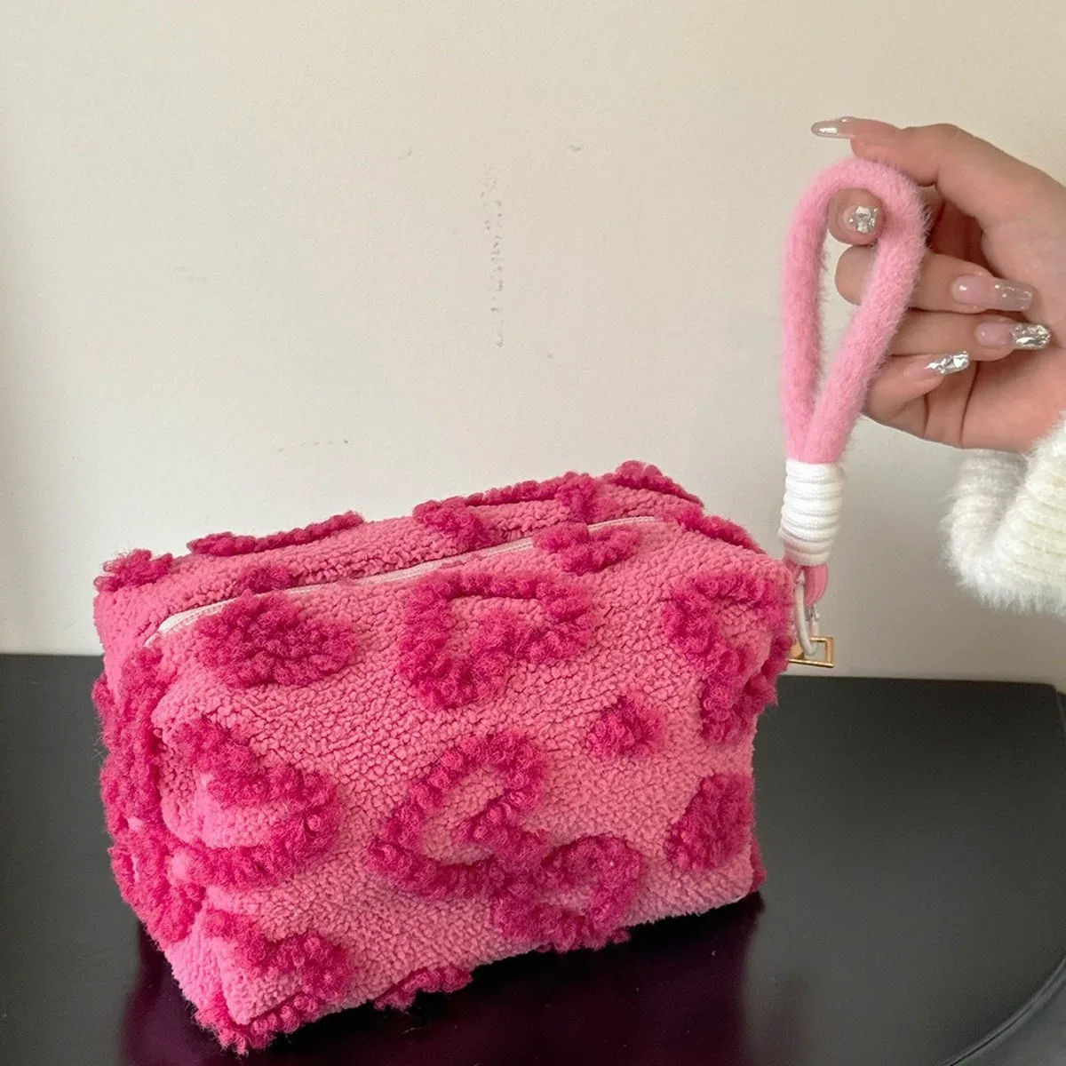 sacs à maquillage en peluche avec poignée, sac de rangement cosmétique de voyage doux, organiseur portable imprimé cœur, trousse à crayons, pochette mignonne