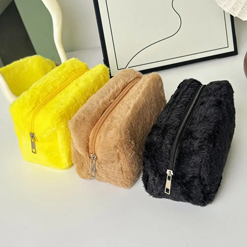 trousse de maquillage en peluche de grande capacité, organiseur de toilette portable pour les voyages et l'usage quotidien 