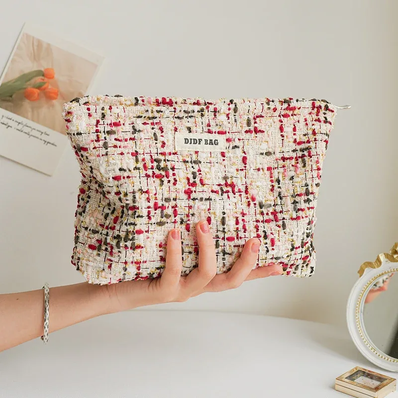 sac à cosmétiques en peluche jaune pour femmes, trousse de toilette de voyage portable, sac de rangement de changement de cosmétiques de grande capacité, pochette de banlieue ins