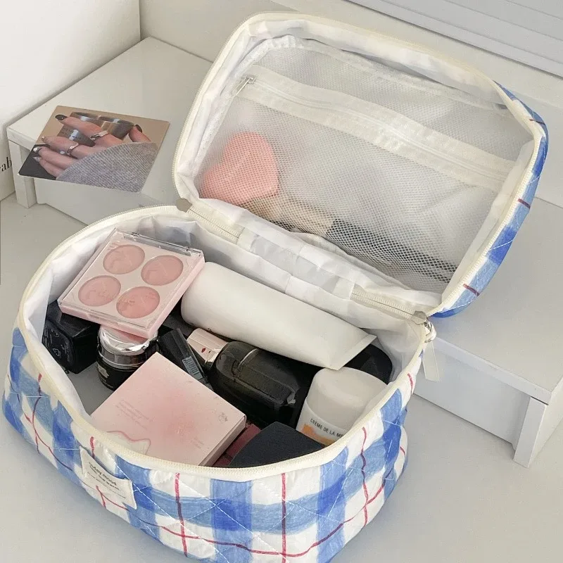 trousse à cosmétiques vintage pour femme, jolie pochette à carreaux, trousse de maquillage de voyage pour femme, coton matelassé, ligne rouge et étui à crayons de rangement blues