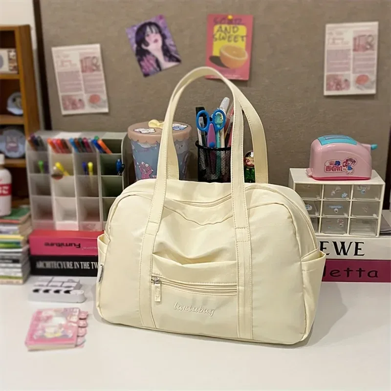 sac fourre-tout tendance avec joli breloque en peluche pour l'épaule, plusieurs poches latérales, poche avant zippée, sac à main grande capacité, idéal pour les voyages pour femmes