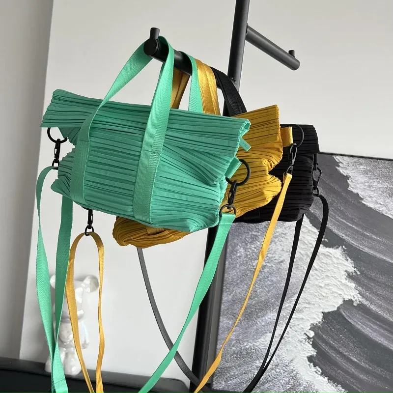sac carré plissé miyake tendance décontracté grande capacité, nouveau sac de sport 2026, pochette de rangement loisirs, sac bandoulière portable réglable