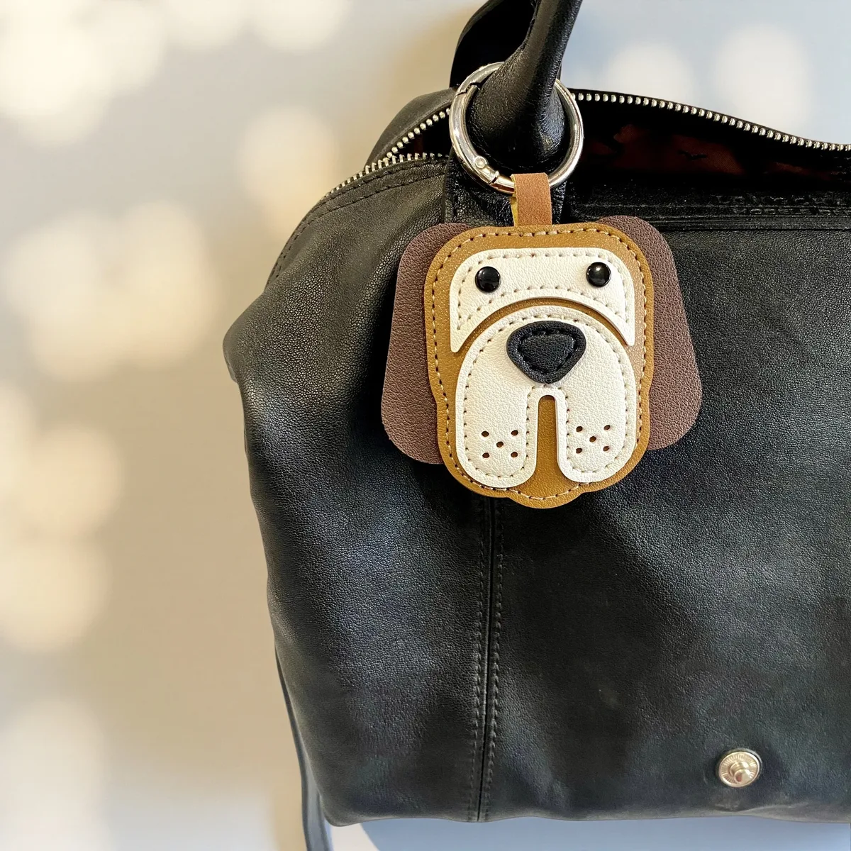 porte-clés classique en cuir pour chiot beagle – adorable ornement pour sacs à main, sacs à dos, pendentif pour chien, cadeau pour les amoureux des chiens
