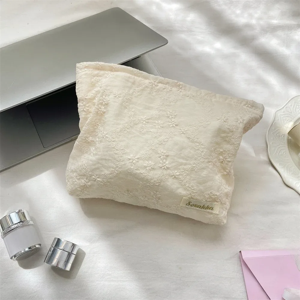 pochette de toilette brodée en dentelle avec fermeture éclair pour femme, organiseur de voyage, trousse de maquillage tendance