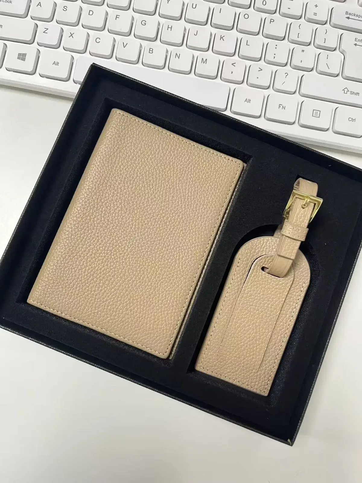 pebble style top layer of cowhide simple portable passport holder travel passport clip anti loss luggage tag gift box packaging