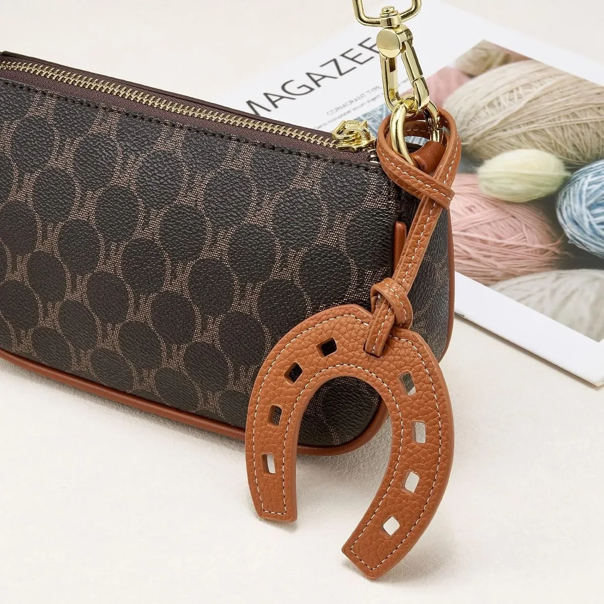 breloques en cuir pour sacs à main, porte-clés mignons de créateur pour femmes, jolis charms pour sacs à main, accessoires tendance pour sacs fourre-tout