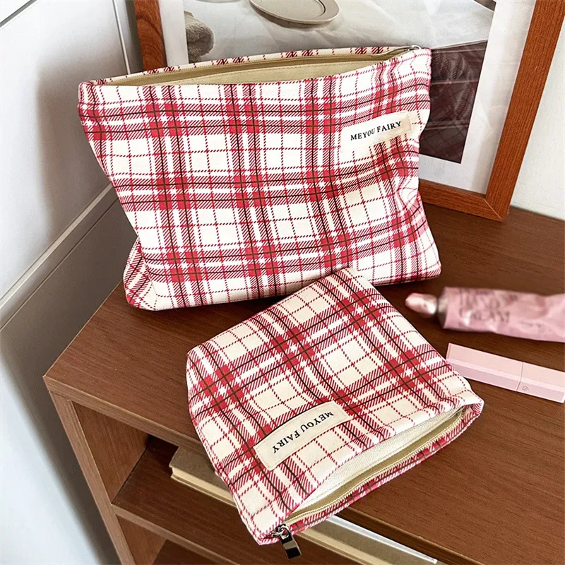 trousse de toilette classique rouge à carreaux légère avec fermeture éclair, pochette de voyage portable, organisateur polyvalent à insérer dans les sacs à main