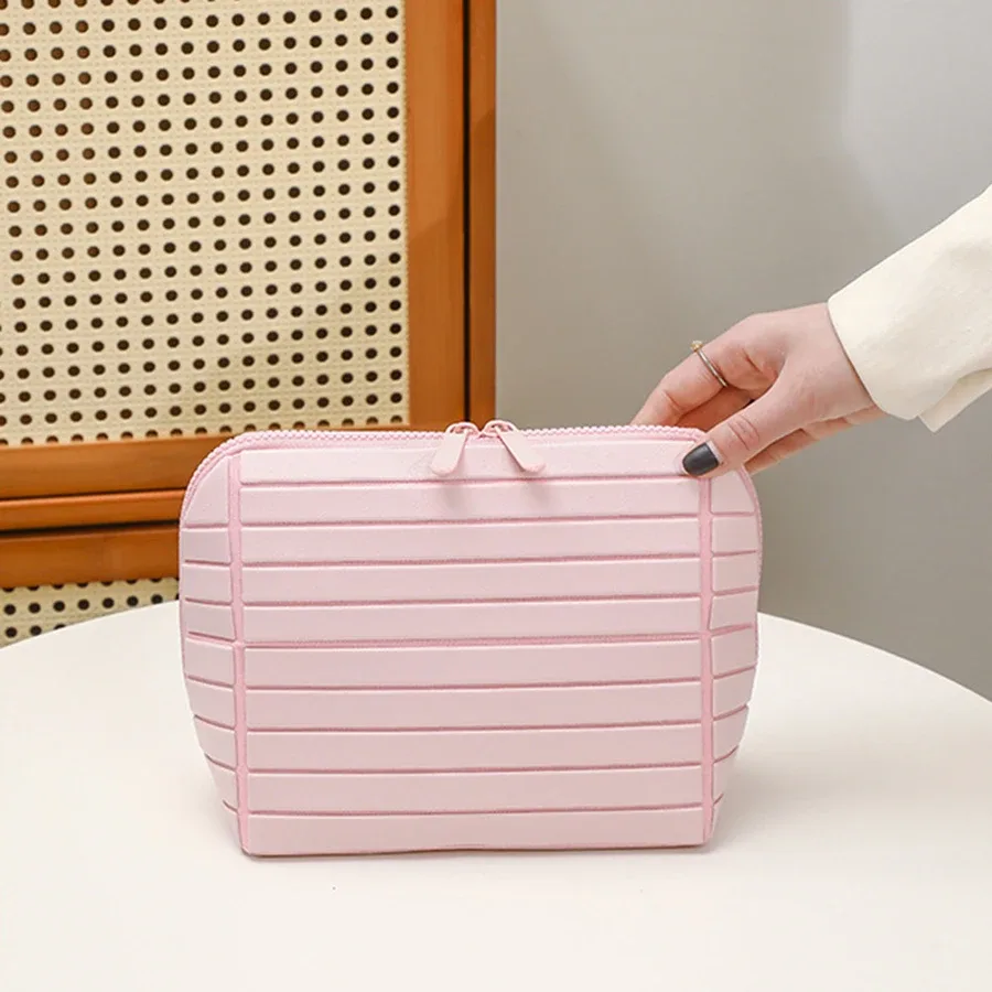 sac de rangement en pvc rayé, grande capacité, pochette de rangement pour articles de toilette de voyage en plein air, sac à cosmétiques de voyage portable, 1 pièce
