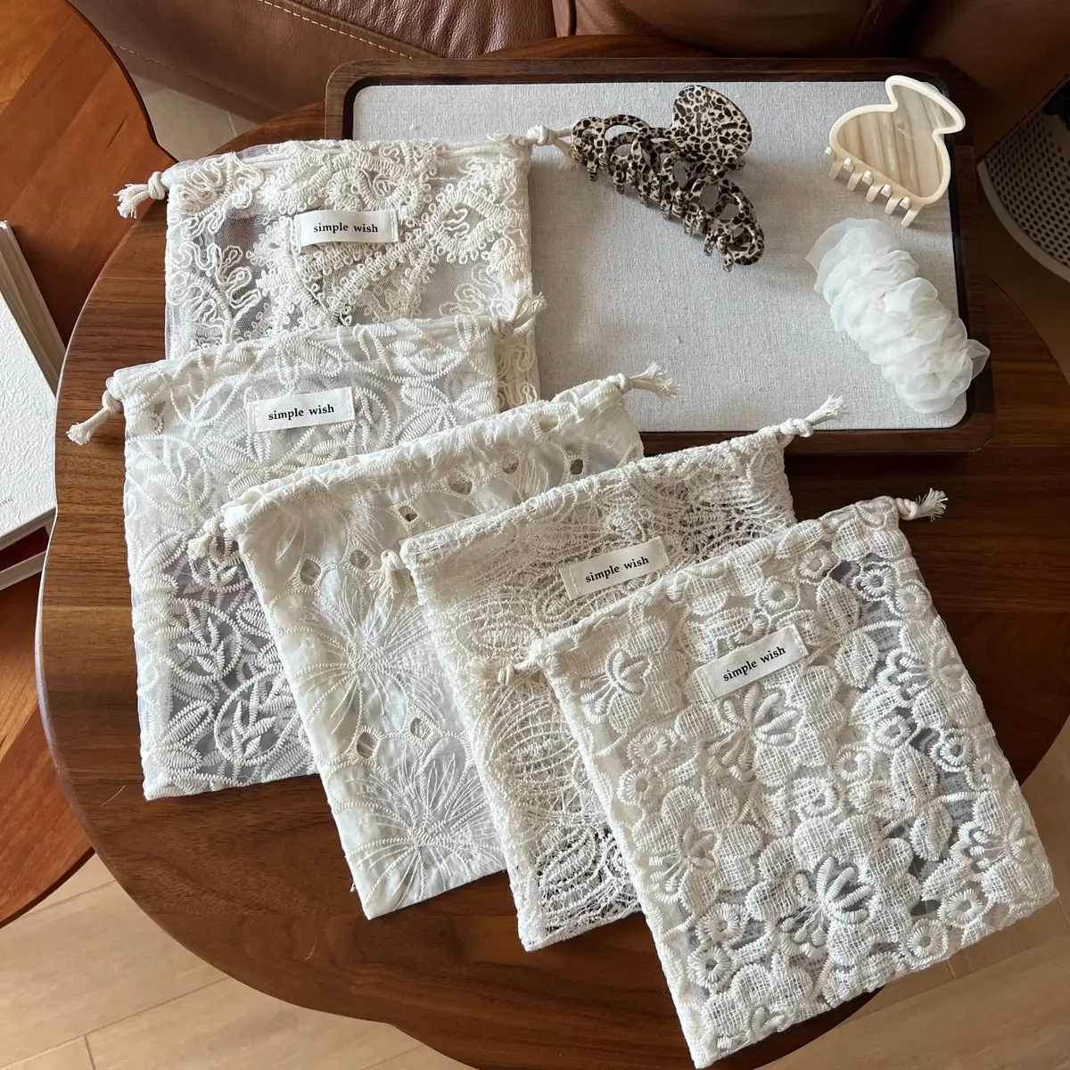 pochette de rangement rétro en dentelle abricot, brodée et ajourée, organisateur polyvalent pour accessoires de cheveux et rangement d'écouteurs