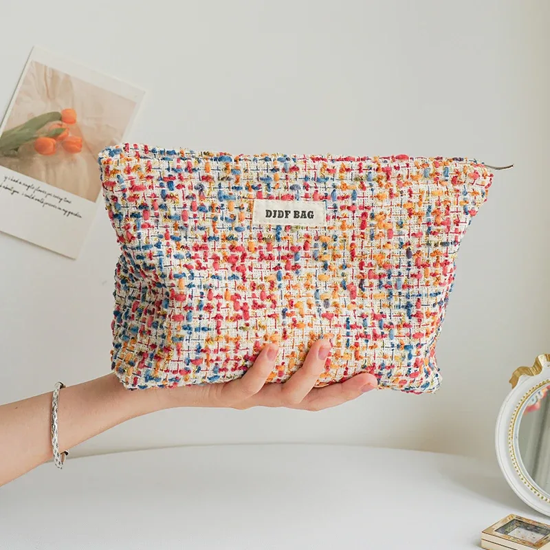 sac à cosmétiques en peluche jaune pour femmes, trousse de toilette de voyage portable, sac de rangement de changement de cosmétiques de grande capacité, pochette de banlieue ins