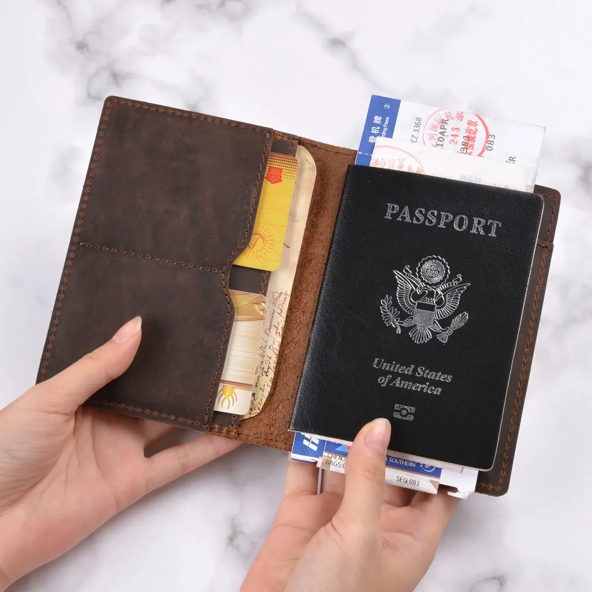 porte-passeport fait à la main en cuir de qualité supérieure original de taureau patriotique, organisateur de documents et de cartes d'embarquement avec prot en cuir véritable