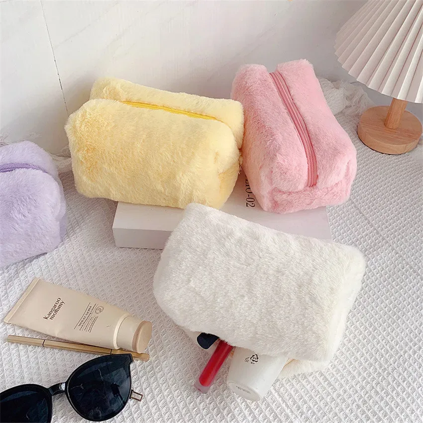 Sac de maquillage en peluche douce pour femmes, sac de rangement de maquillage cosmétique moelleux, étui de voyage pour filles, sac à main de lavage de toilette, nouvelle collection hiver