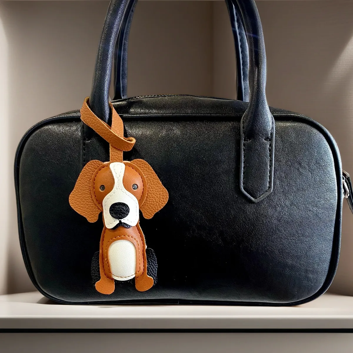 porte-clés classique en cuir pour chiot beagle – adorable ornement pour sacs à main, sacs à dos, pendentif pour chien, cadeau pour les amoureux des chiens