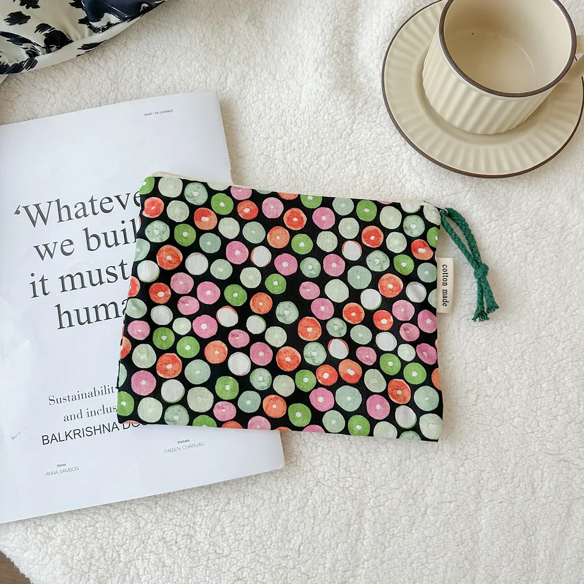 djdf – petite trousse de maquillage classique à carreaux, portable pour les sorties, étui à stylos multifonctionnel de grande capacité avec contraste de couleurs rétro