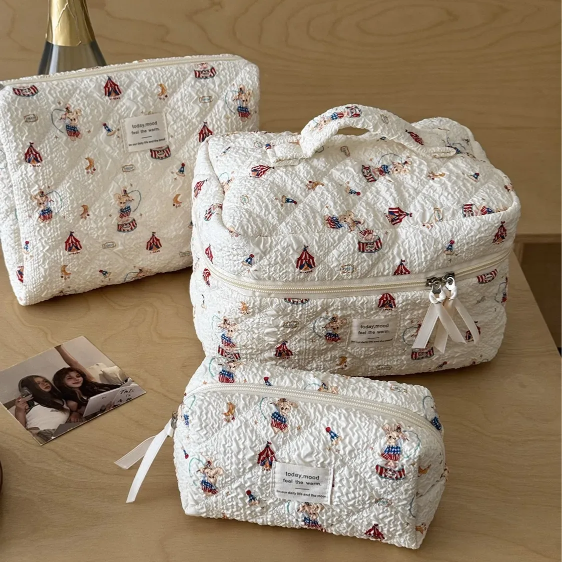 lot de 3 trousses de toilette matelassées à nœuds et motifs floraux, style vintage, grande capacité, souples et portables, pour maquillage et articles de toilette