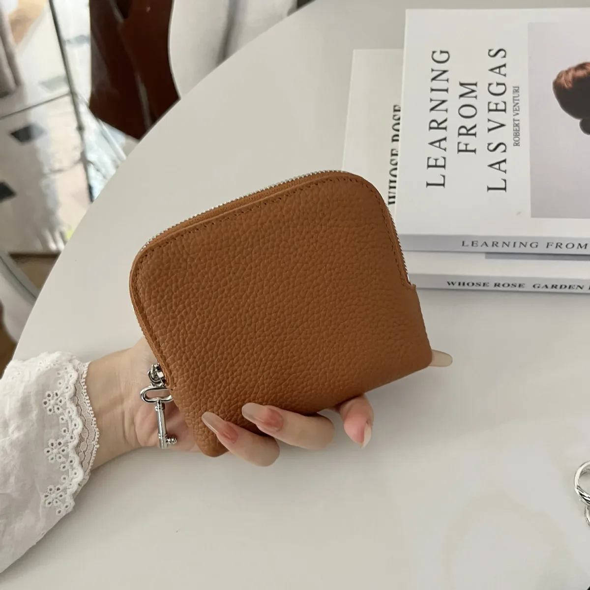 sac de rangement de bijoux en cuir véritable avec lettres gravées, sac de luxe pour femmes, pour montre, bracelet, collier, bagues, porte-monnaie, portefeuille