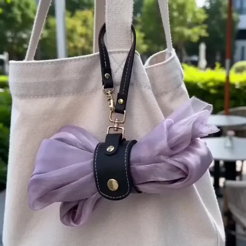 Clip multifonctionnel pour accessoires de voyage - Support pour écharpe, gants, chapeau, pour bagages et rangement de pendentifs sur la sangle du sac de voyage