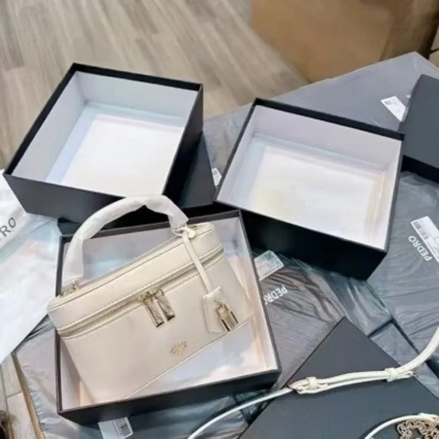 nouveau sac à main pedro 2026, simple et unique, polyvalent pour les trajets quotidiens, sac bandoulière, petit sac carré pour femmes.