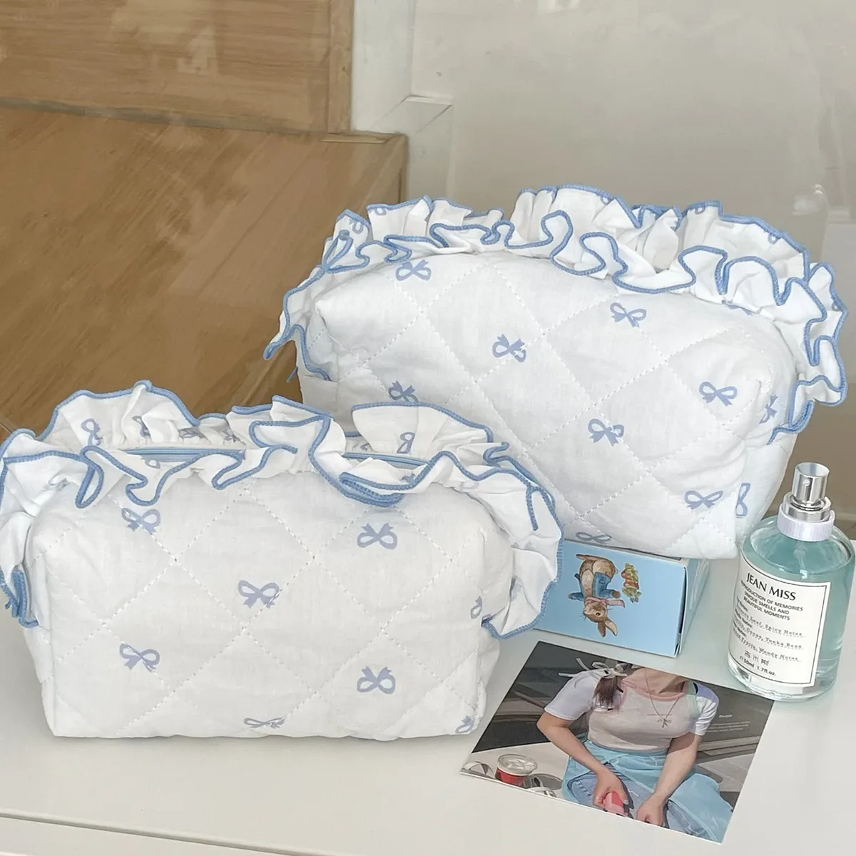 sac à cosmétiques à volants avec nministériels d pour femme, design doux, trousse de maquillage pour dames, sacs de rangement de voyage, simple, matelassé, pochette à fermeture éclair