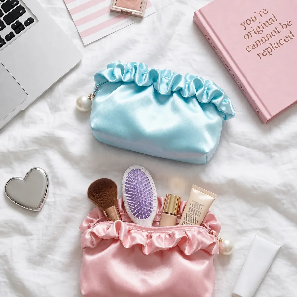 trousse de toilette de voyage pour femme grande capacité en soie satinée, pochette cosmétique plissée effet nuage, sac de maquillage portable, pochette de rangement pour soins de la peau