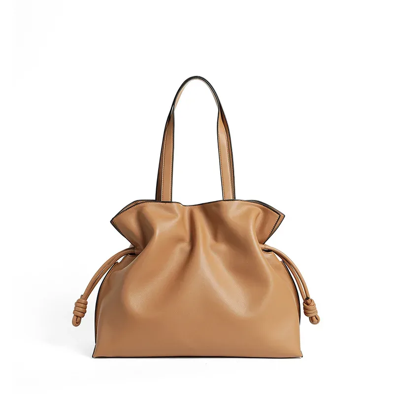 sac seau en cuir de vachette souple 2026 pour femme, sac fourre-tout plissé à cordon, sac de luxe de créateur à bandoulière unique, sac porte-bonheur