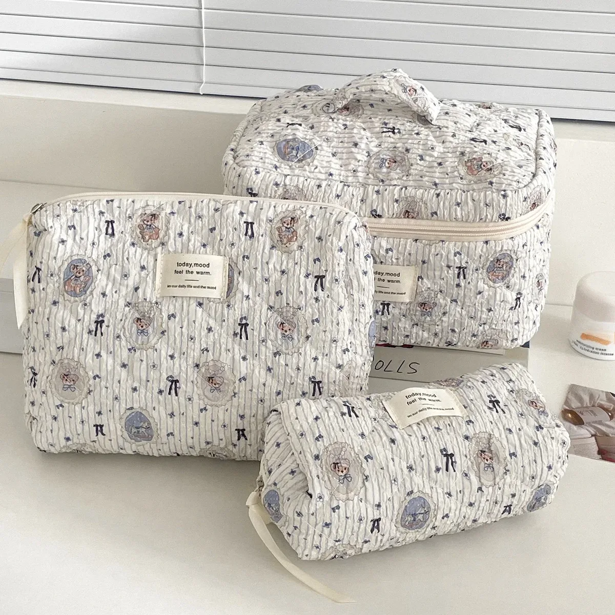 Sacs à main de voyage portables pour femmes, trousse de maquillage, sac de rangement pour dames, sacs à cosmétiques avec nœud doux, ours de dessin animé