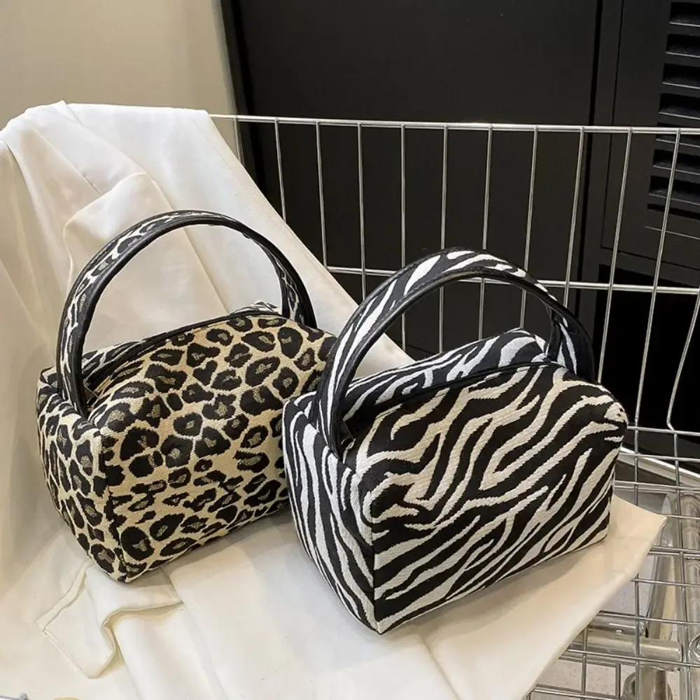 Pochette de maquillage portable tendance motif léopard, grande capacité, avec fermeture éclair, pour femmes, organiseur de maquillage, trousse de toilette, sac à main en toile, sac oreiller