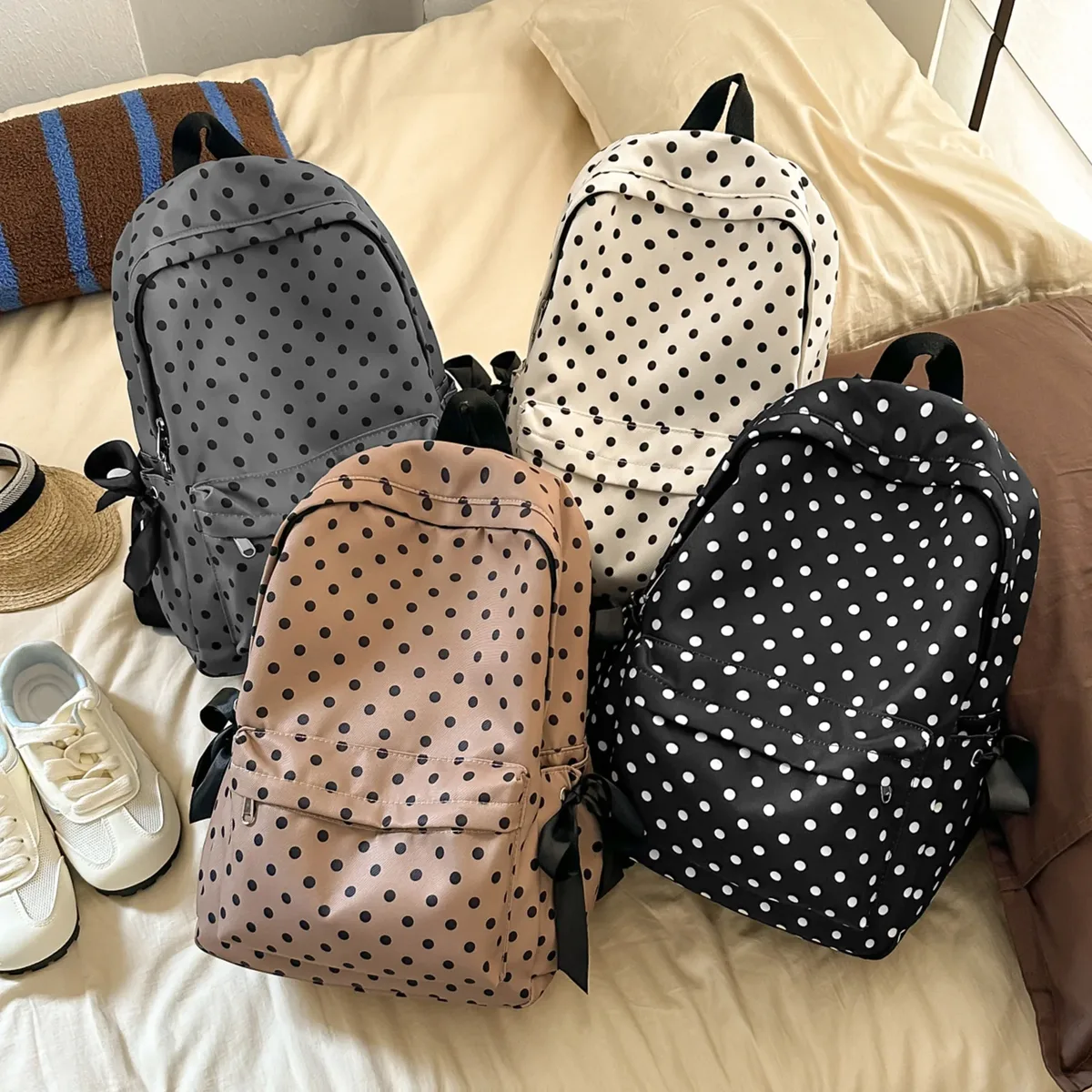 Sac à dos mignon à pois Kawaii en nylon, sac à dos de voyage esthétique pour filles et femmes, idéal pour l'université et les loisirs