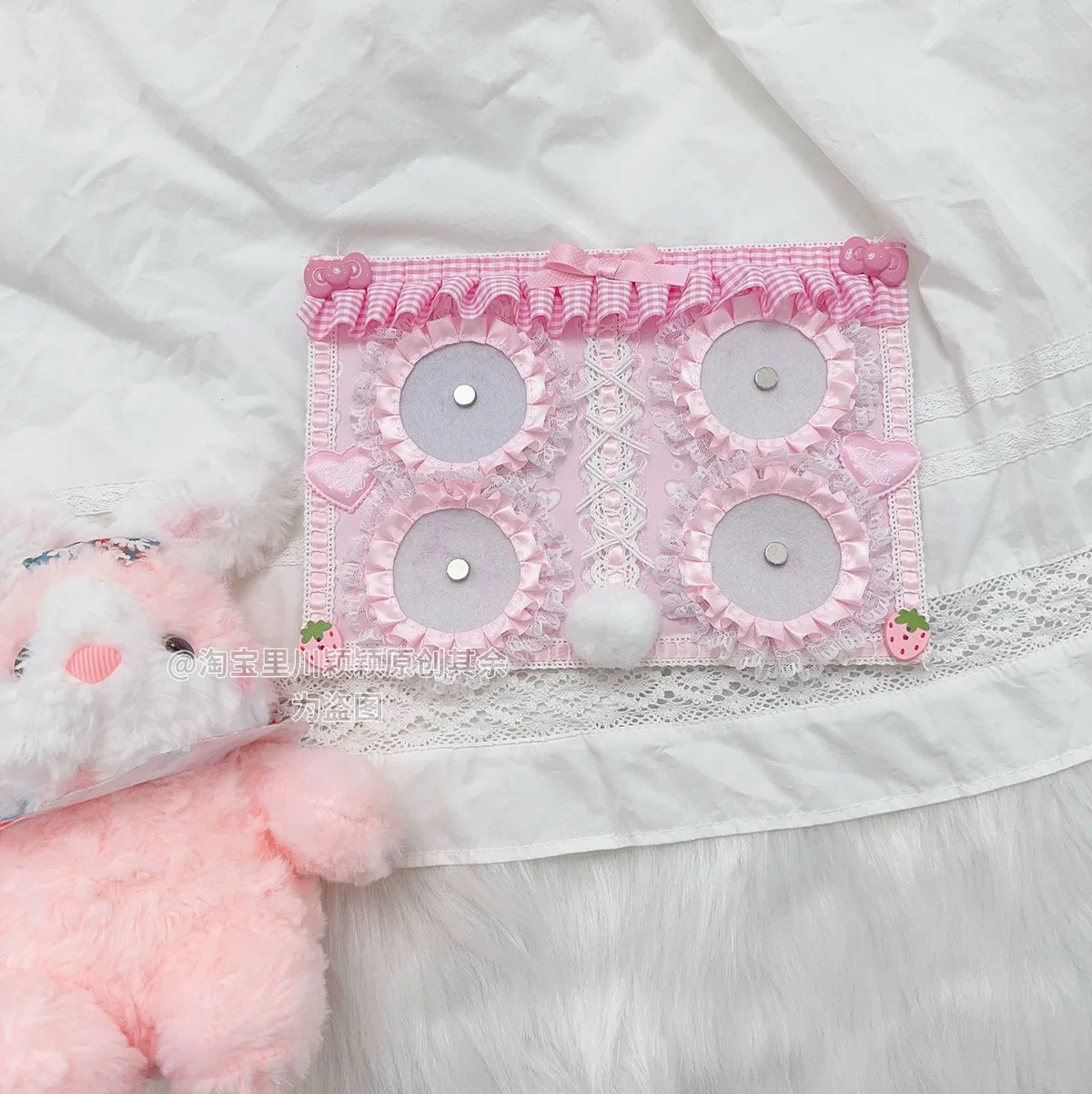 planche ita diy rose finie, style peluche mignon, organisateur de badges pour sac ita, accessoires itabag