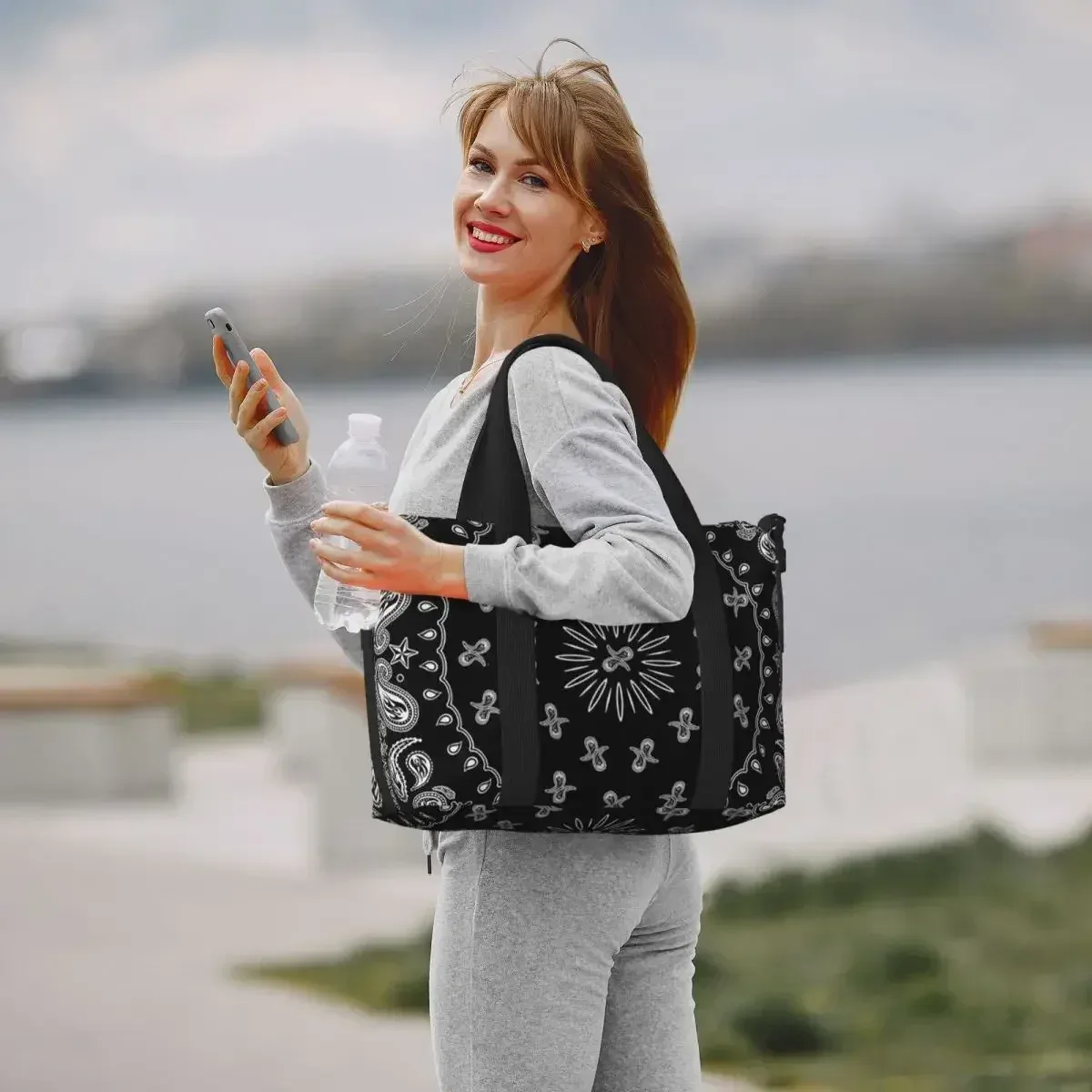 sac de voyage de plage à motif paisley coloré noir, grande capacité, sacs fourre-tout pour la gym, le sport, les femmes, le shopping, sac à bandoulière