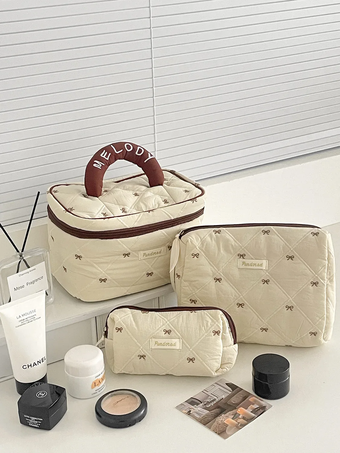 lot de 3 trousses de toilette matelassées à nœuds et motifs floraux, style vintage, grande capacité, souples et portables, pour maquillage et articles de toilette