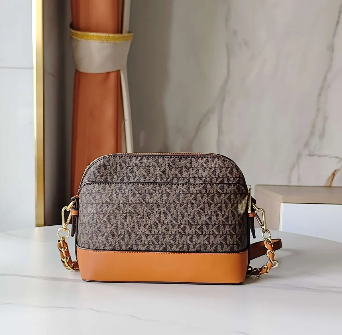 sac à bandoulière classique et élégant pour femme michael kors, nouveau design, sac à bandoulière vintage en cuir en forme de coquille à double compartiment.