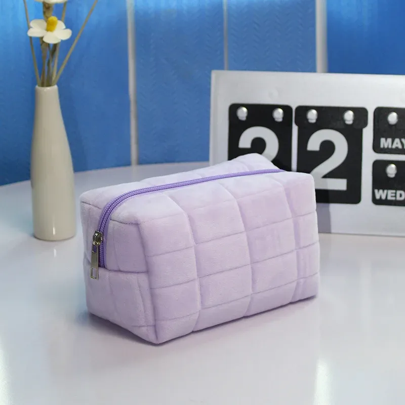 trousse de maquillage en fourrure mignonne pour femmes, grand sac à cosmétiques de couleur unie à fermeture éclair, trousse de toilette de voyage, pochette de lavage, pochette pour stylos en peluche