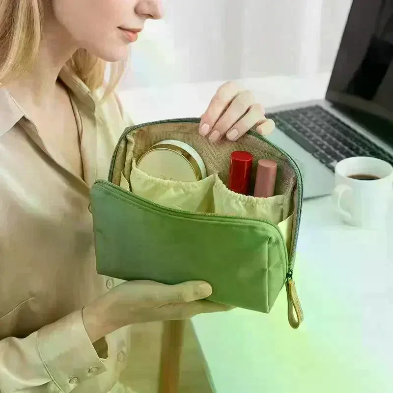 sac à cosmétiques portable pour femmes, mini organisateur de maquillage, pochette à rouge à lèvres, sac à main léger et doux pour les voyages et le quotidien