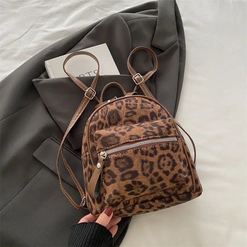 mini sacs à dos pour femmes, sac à dos imprimé léopard pour l'université, mini sac à dos multifonction pour les voyages de loisirs, sacs à dos simples pour femmes