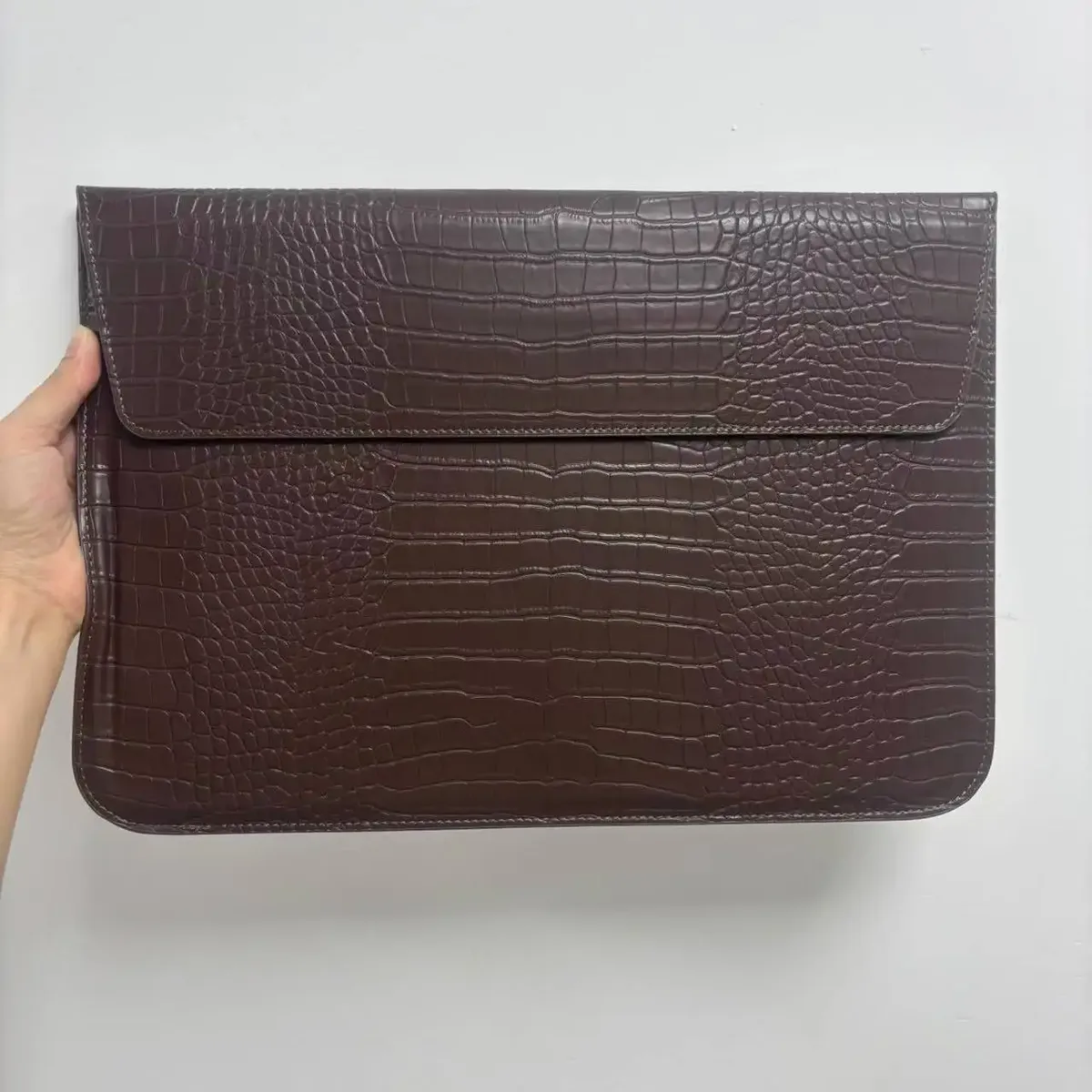 graver le nom motif crocodile pochette pour ordinateur portable sac en cuir de luxe étanche pochette d'ordinateur mode ordinateur portable sacs de rangement