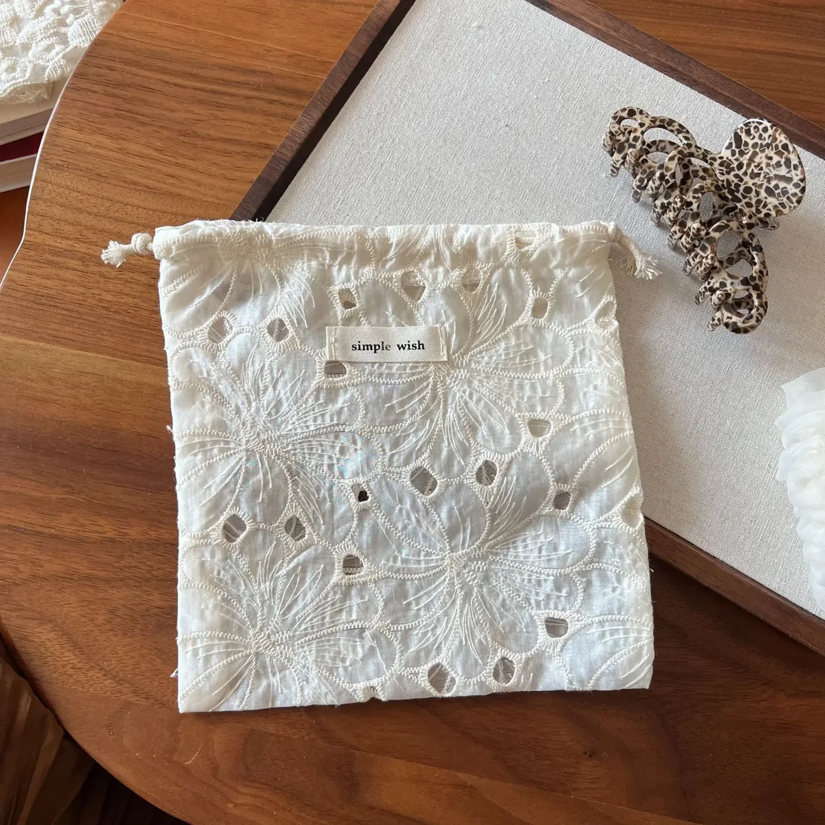 pochette de rangement rétro en dentelle abricot, brodée et ajourée, organisateur polyvalent pour accessoires de cheveux et rangement d'écouteurs