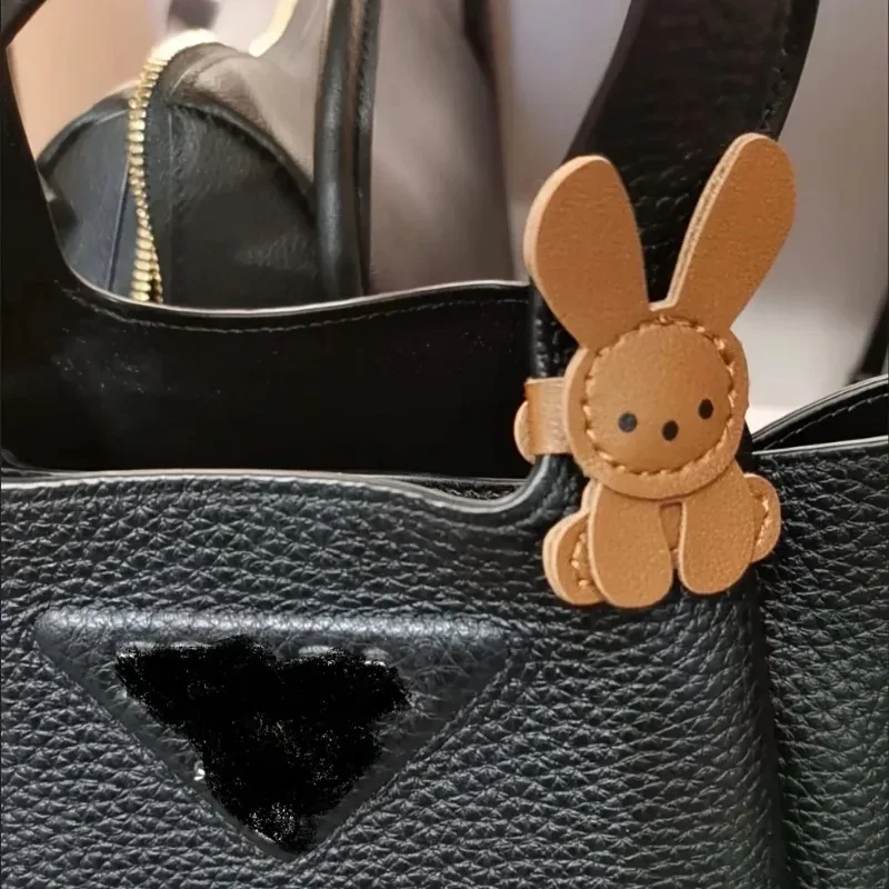 1 pièce breloque de sac lapin mignon - cuir synthétique léger avec boucle en acier inoxydable, motif lapin adorable pour sacs à dos